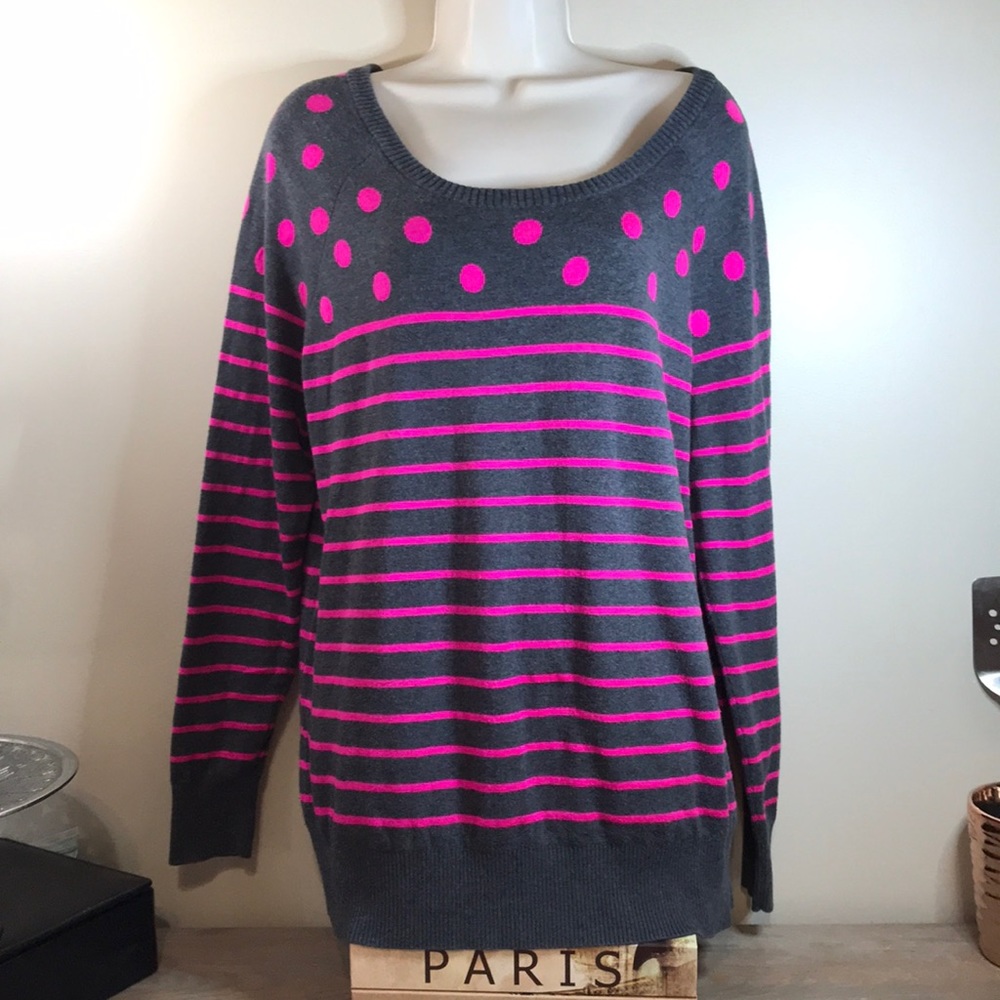 ⚫️💗 Torrid 💗⚫️Women’s 1…Charcoal Gray and Pink Polka Dot and Striped Sweater!